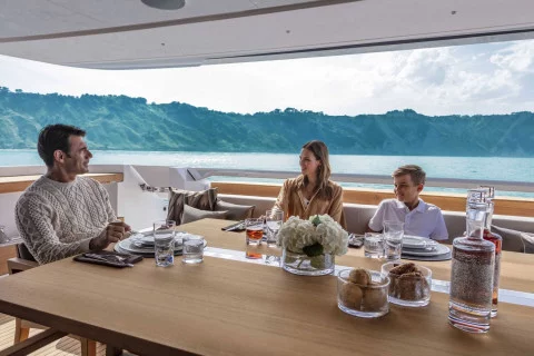 Custom Line Saetta 106´ Exterior (img-21)