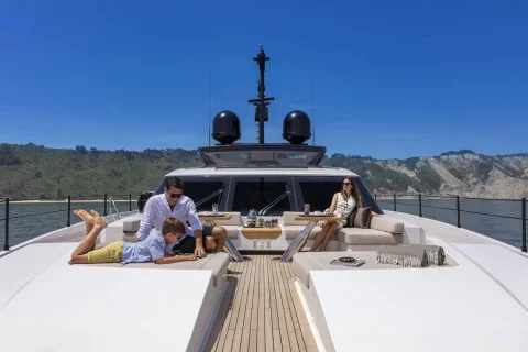 Custom Line Saetta 106´ Exterior (img-8)