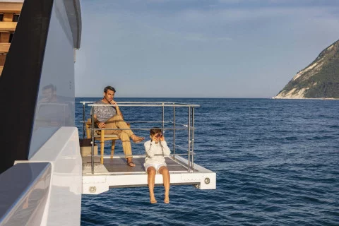 Custom Line Saetta 106´ Exterior (img-23)