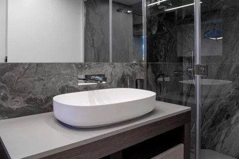 Pershing 8X Exterior (img-7)