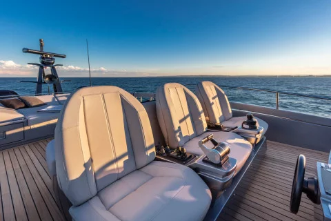 Pershing 8X Exterior (img-20)