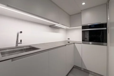 Pershing 8X Exterior (img-8)