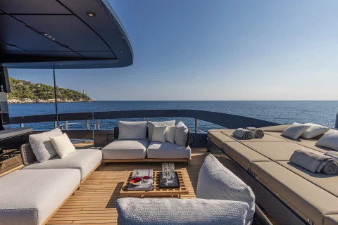 Pershing GTX 116 Exterior (img-9)