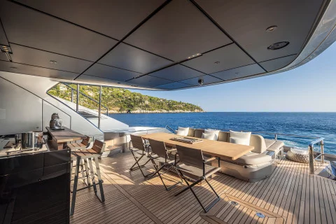 Pershing GTX 116 Exterior (img-15)