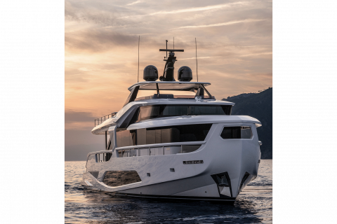 Ferretti INFYNITO 80 Exterior (img-18)