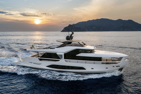 Ferretti INFYNITO 80 Exterior (img-16)