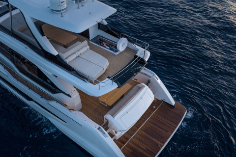 Ferretti 670 New Exterior (img-6)