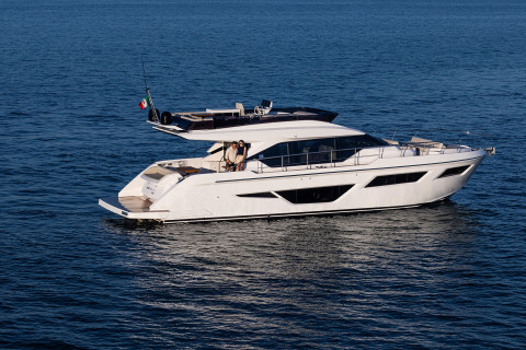 Ferretti 580 Exterior (img-12)