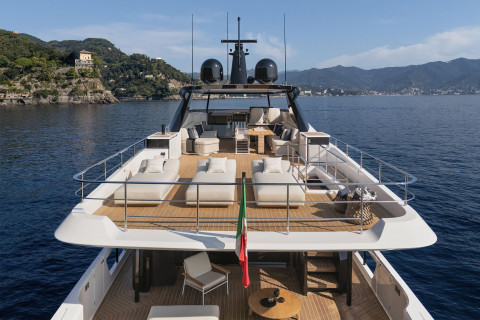 Ferretti INFYNITO 80 Exterior (img-13)