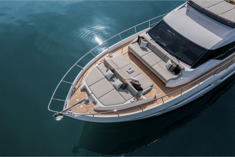 Ferretti 580 Exterior (img-9)