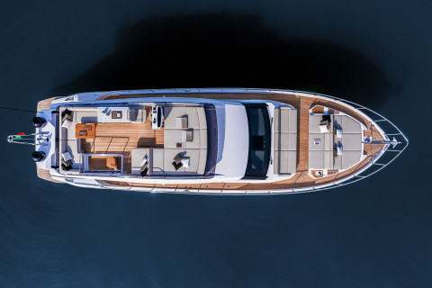 Ferretti 580 Exterior (img-10)