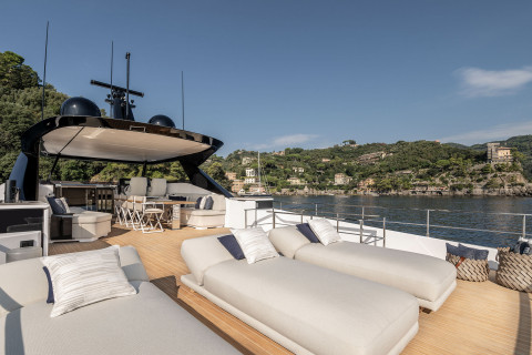 Ferretti INFYNITO 80 Exterior (img-15)