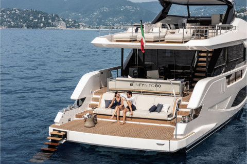 Ferretti INFYNITO 80 Exterior (img-11)