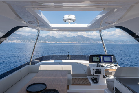 Ferretti 670 New Exterior (img-5)