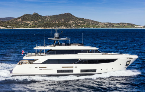 Custom Line Navetta 33 Exterior (img-2)