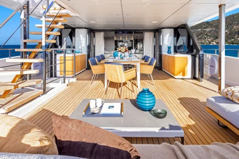 Custom Line Saetta 140' Exterior (img-23)