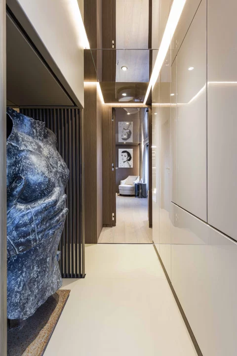 Custom Line Saetta 106´ Exterior (img-7)