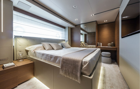 Custom Line Navetta 33 Exterior (img-15)