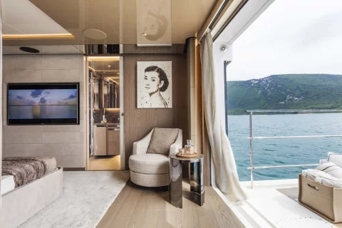 Custom Line Saetta 106´ Exterior (img-1)