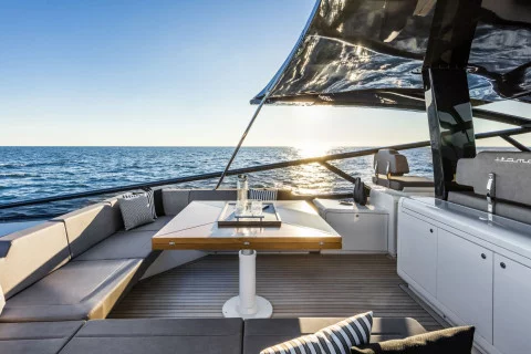 Itama 75 Exterior (img-10)