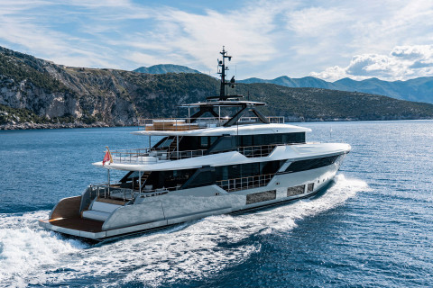 Custom Line Navetta 38 New Exterior (img-5)