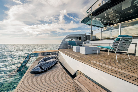 Riva 130' Bellissima Exterior (img-5)