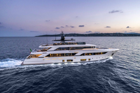 Custom Line Navetta 42 Exterior (img-4)