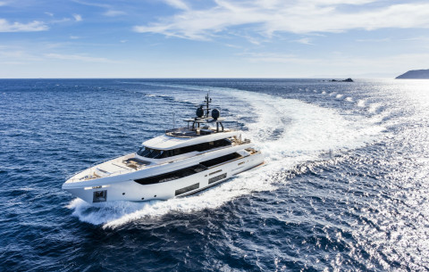 Custom Line Navetta 33 Exterior (img-17)