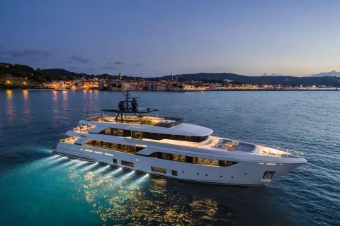 Custom Line Navetta 42 Exterior (img-17)