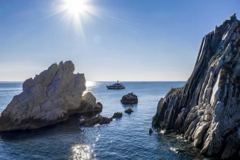 Custom Line Navetta 30 Exterior (img-10)