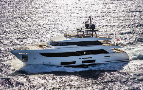 Custom Line Navetta 33 Exterior (img-19)