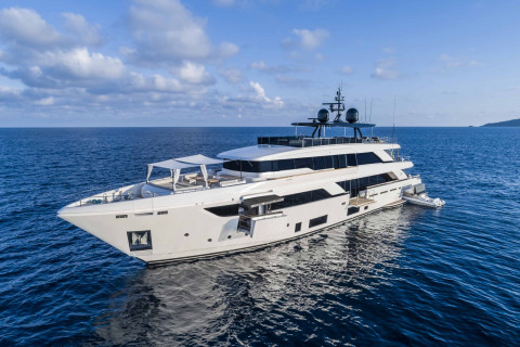 Custom Line Navetta 42 Exterior (img-24)