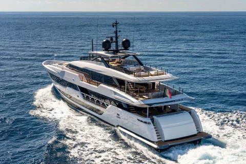 Custom Line Saetta 140' Exterior (img-4)