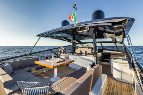 Itama 75 Exterior (img-1)