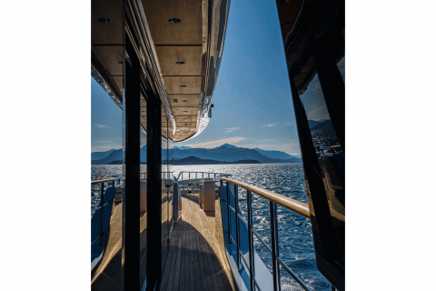 Custom Line Navetta 38 New Exterior (img-16)