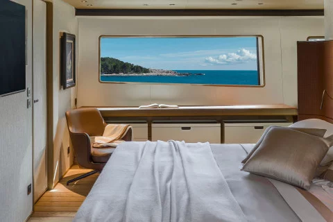 Custom Line Navetta 38 New Exterior (img-13)