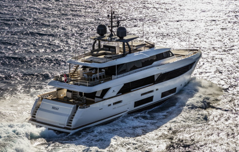 Custom Line Navetta 33 Exterior (img-8)