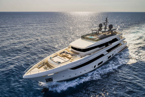 Custom Line Navetta 42 Exterior (img-32)