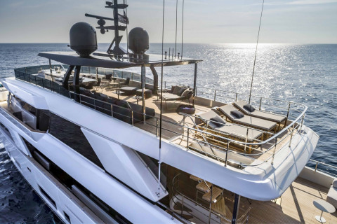 Custom Line Navetta 42 Exterior (img-26)