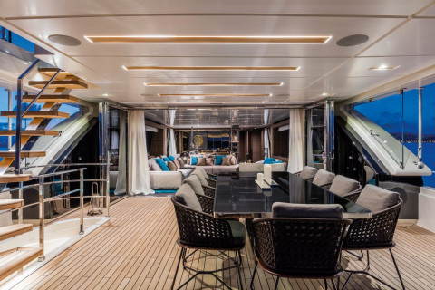 Custom Line Navetta 42 Exterior (img-14)