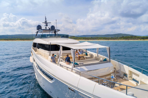 Custom Line Navetta 42 Exterior (img-2)