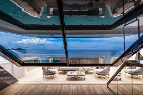 Custom Line Saetta 120´ Exterior (img-2)