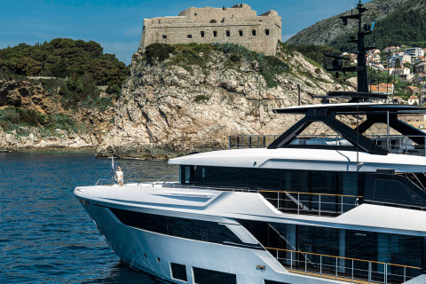 Custom Line Navetta 38 New Exterior (img-12)