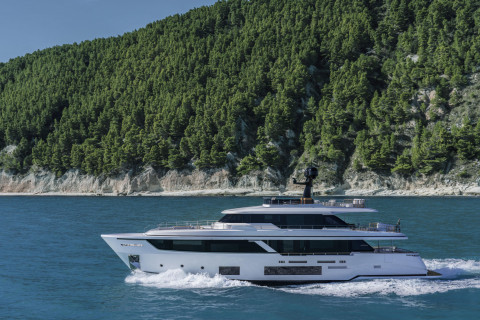 Custom Line Navetta 30 Exterior (img-3)