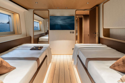 Custom Line Navetta 38 New Exterior (img-36)