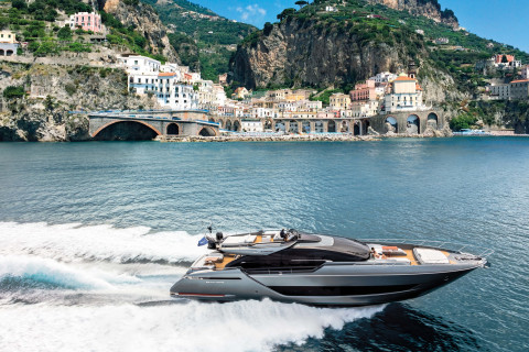 Riva 88' Folgore Exterior (img-5)