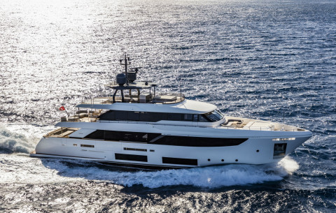 Custom Line Navetta 33 Exterior (img-3)