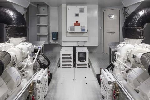 Custom Line Navetta 30 Exterior (img-39)