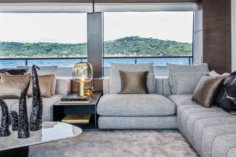 Custom Line Navetta 42 Exterior (img-6)