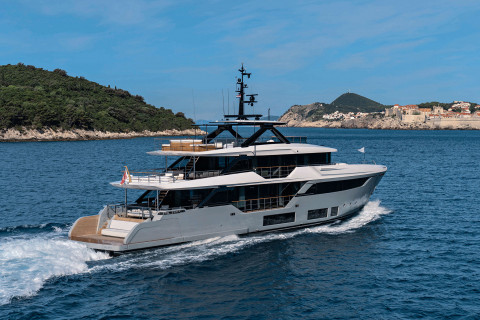 Custom Line Navetta 38 New Exterior (img-6)